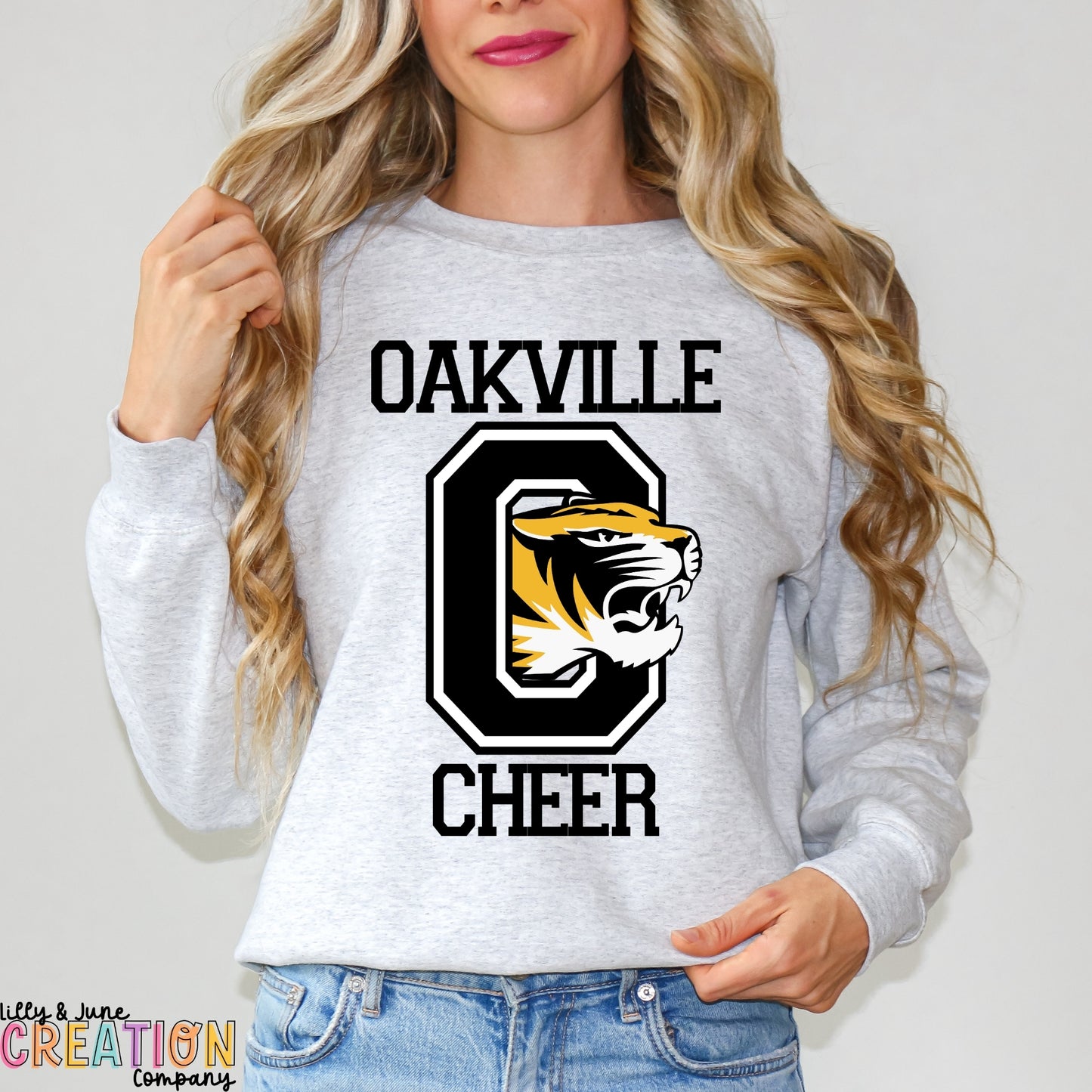 Oakville Cheer with "O' Tiger