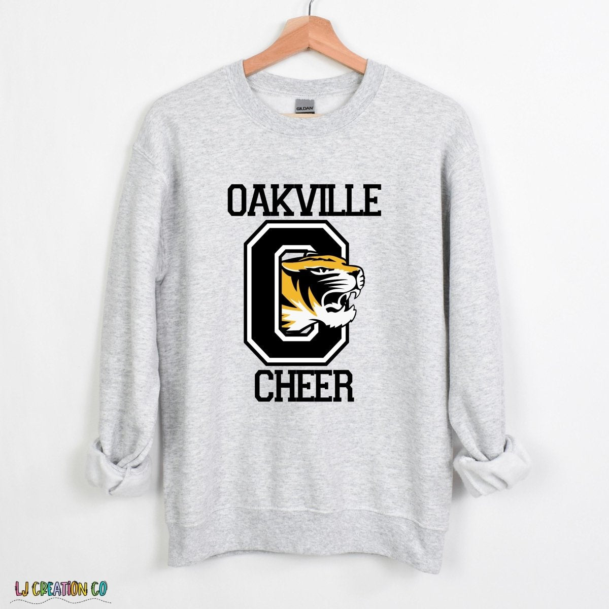 Oakville Cheer with "O' Tiger